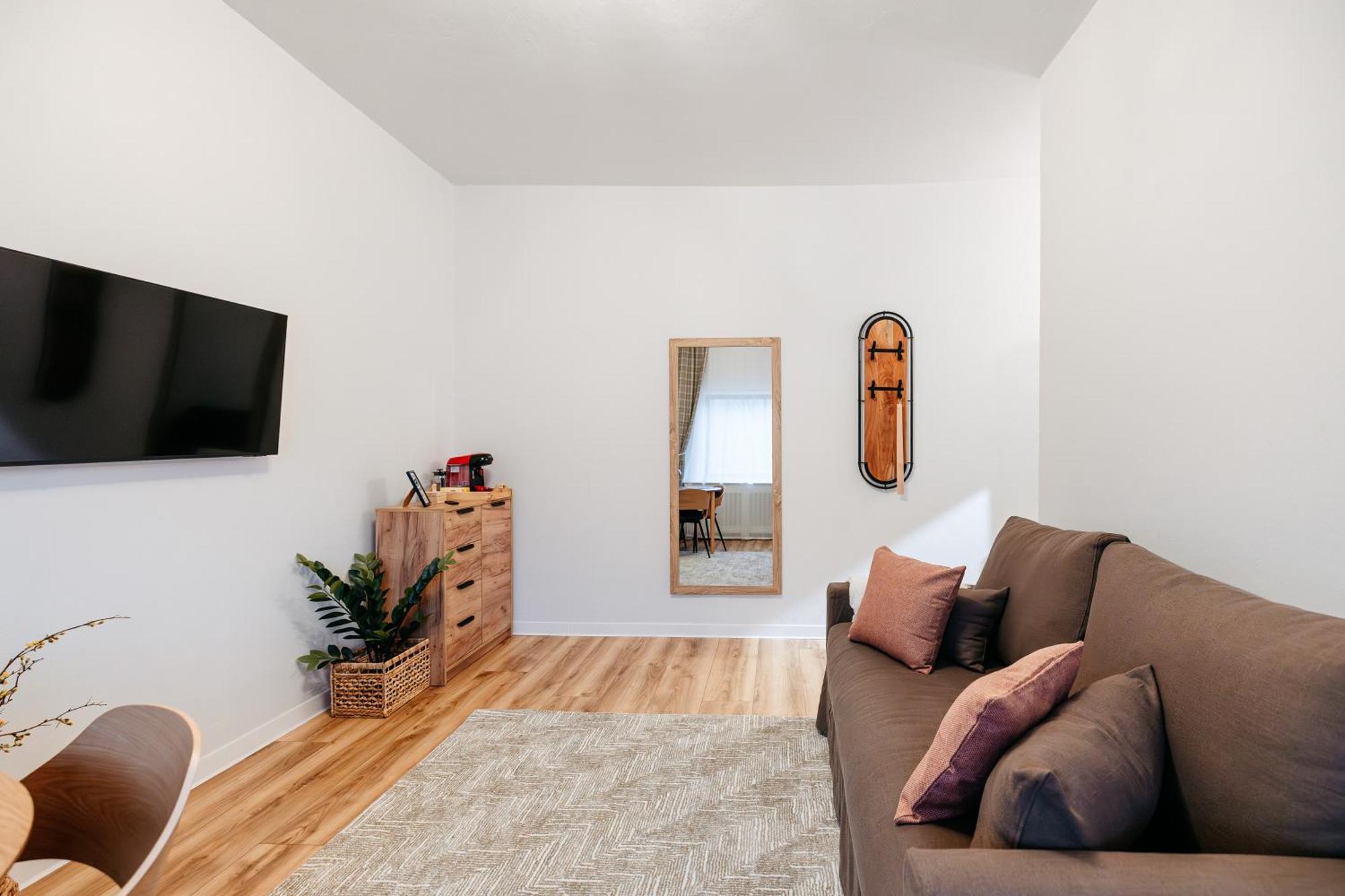 Forest Private With Balcony & Parking - Hublou 2