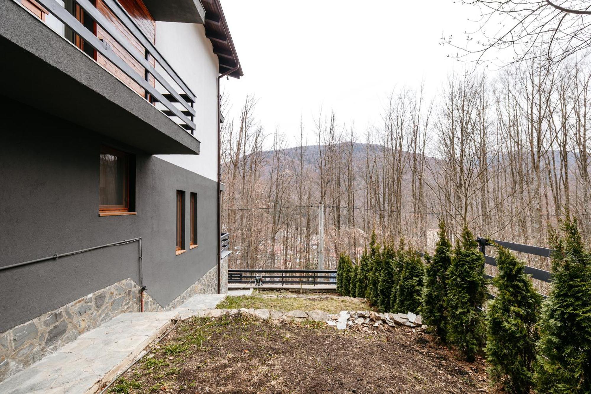 Forest Private With Balcony & Parking - Hublou 2