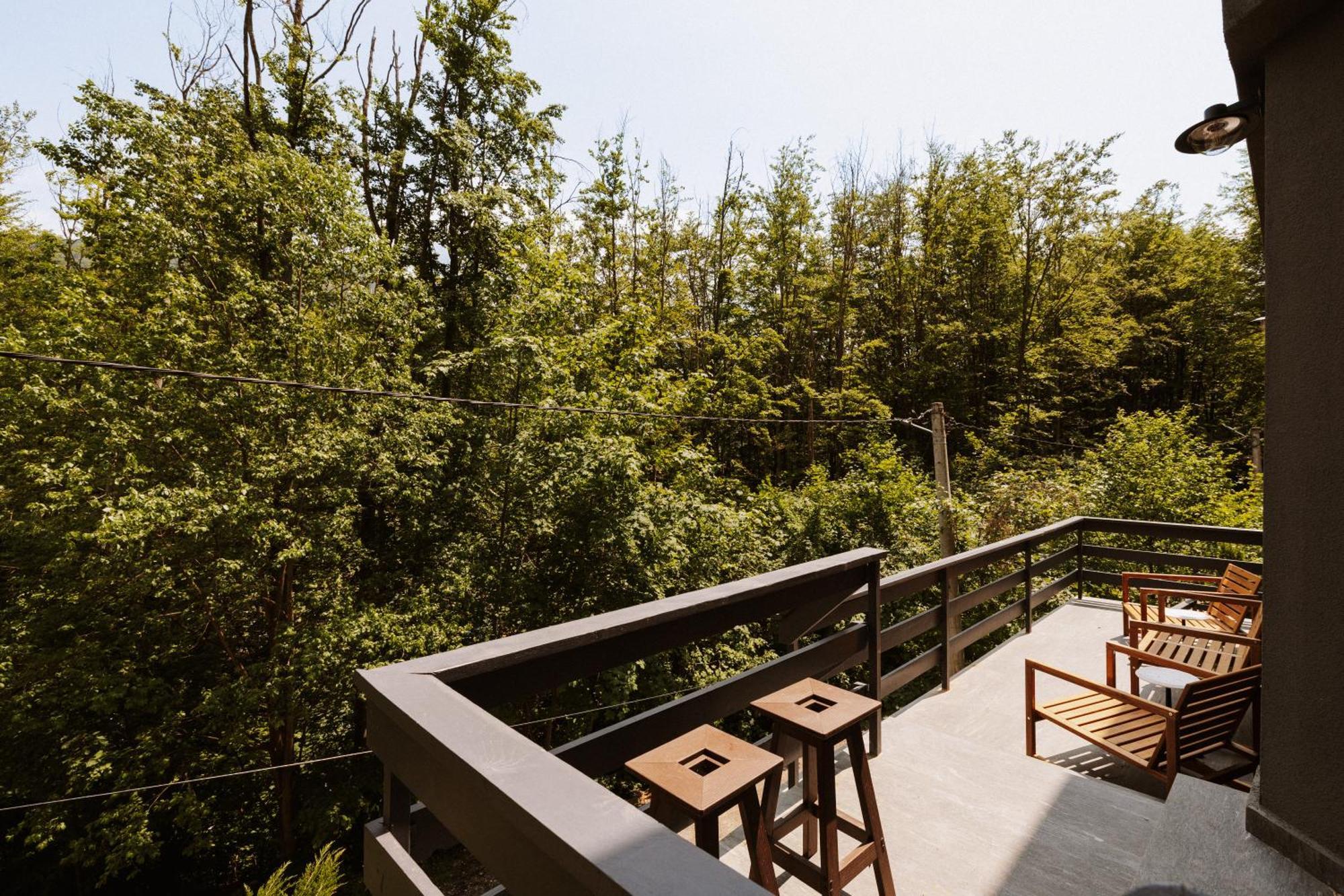 Forest Private With Balcony & Parking - Hublou 2